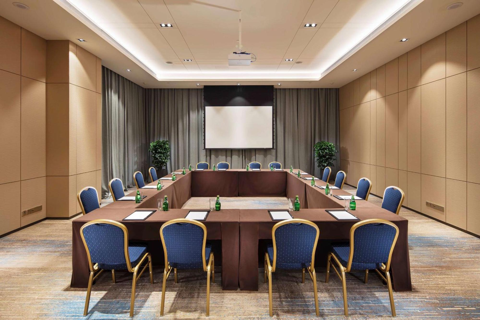 Hilton Garden Inn Shiyan Buitenkant foto
