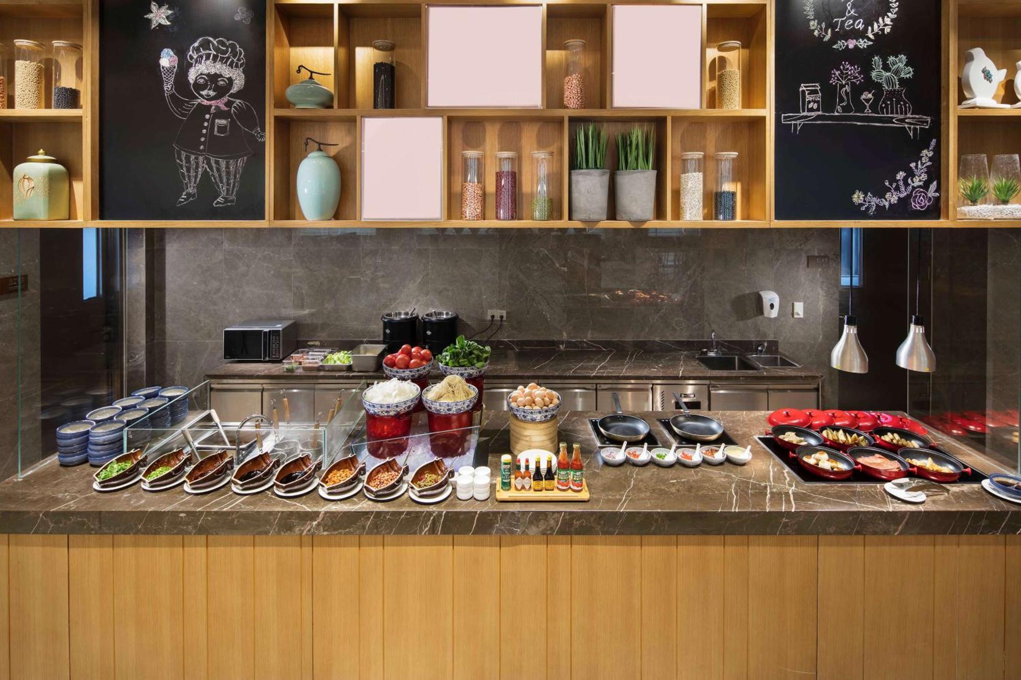 Hilton Garden Inn Shiyan Buitenkant foto